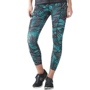 Lululemon Tight Stuff Tight in Mini Palm Lace Tofino Teal Multi Size 4